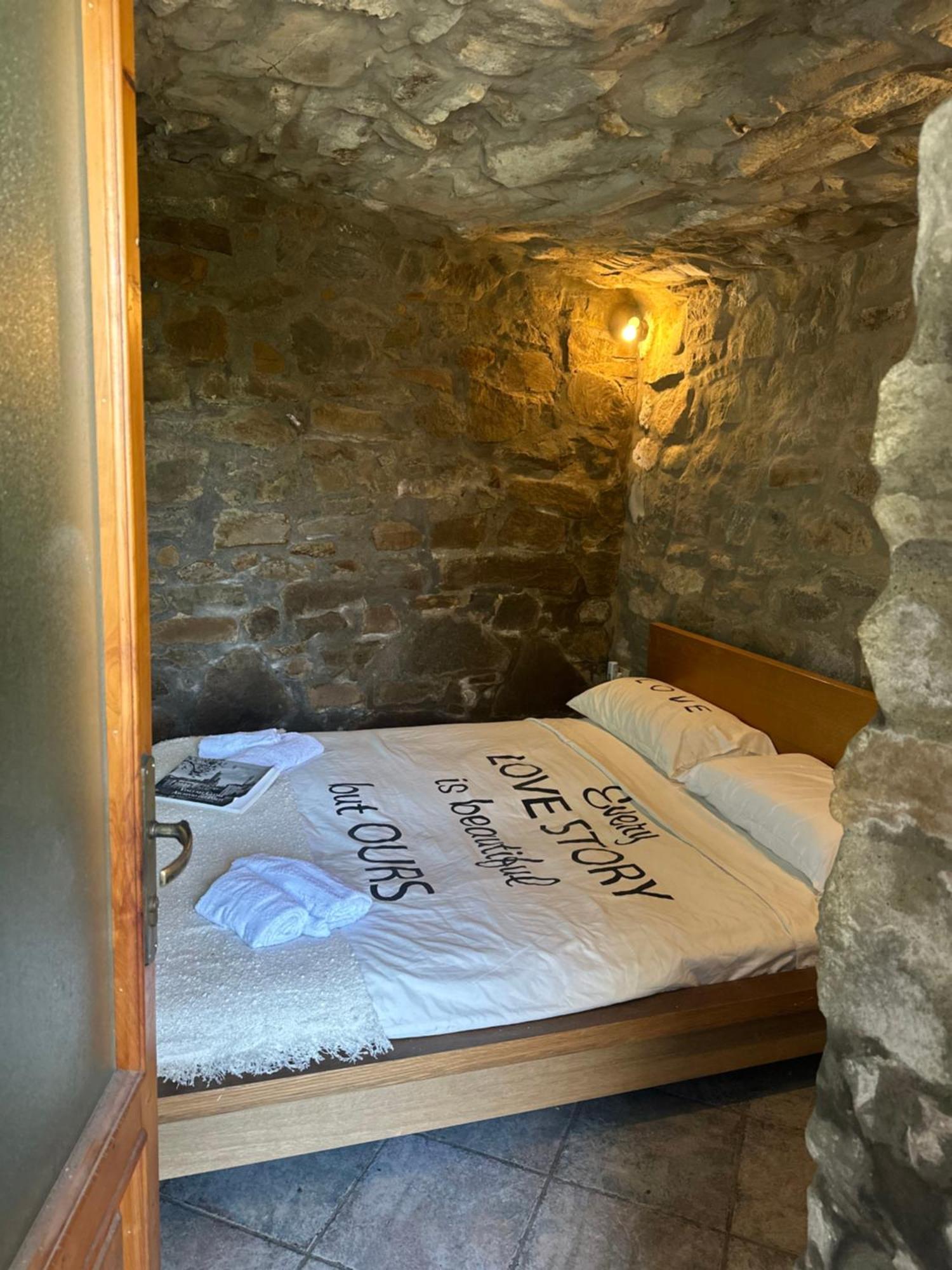 La Grotta Di Leonardo A Vinci Hotell Quarrata Eksteriør bilde